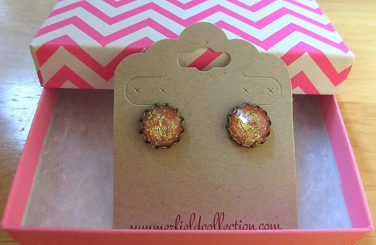 Summerfield Collection Antiqued Gold-tone Faceted Resin Leaf Foil Stud Earrings 12mm (Peach)