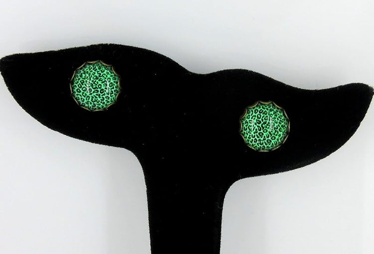 Summerfield Collection Antiqued Gold-tone Animal Print Glass Stud Earrings 12mm (Grass Green)