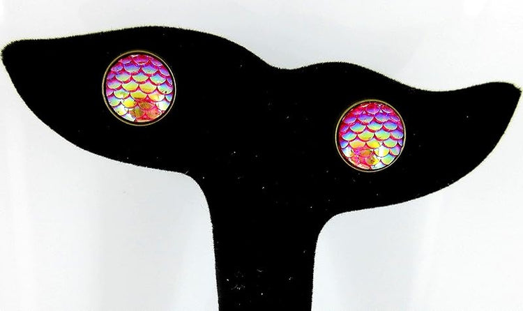 Summerfield Collection Antiqued Gold-tone Metallic Mermaid Scale Stud Earrings 12mm (Hot Pink AB)
