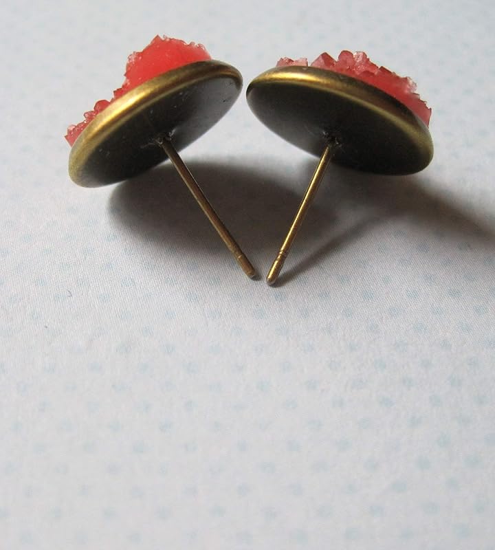Summerfield Collection Antiqued Gold-tone Faux Druzy Stone Stud Earrings 12mm (Red)