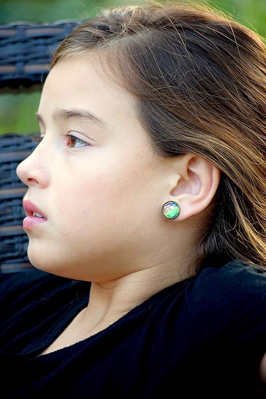 Summerfield Collection Antiqued Gold-tone Faceted Resin Opalescent Stud Earrings 12mm (Purple)