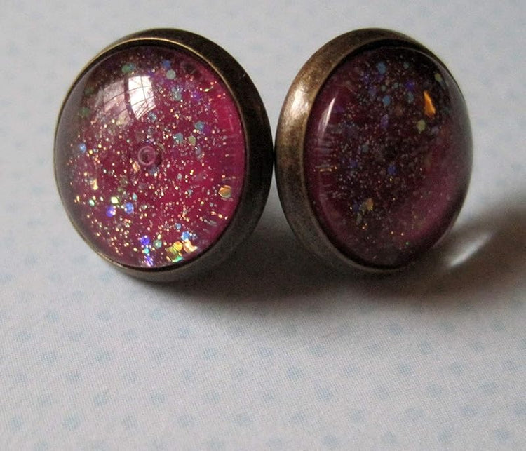 Summerfield Collection Antiqued Gold-tone Plum Berry Purple Glitter Glass Galaxy Stud Earrings 12mm Hand-painted