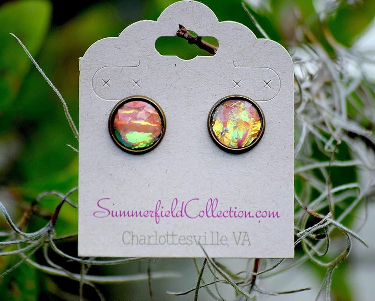 Summerfield Collection Antiqued Gold-tone Faceted Resin Opalescent Stud Earrings 12mm (Peach)