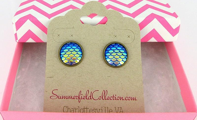 Summerfield Collection Antiqued Gold-tone Metallic Mermaid Scale Stud Earrings 12mm (Cobalt Blue AB)