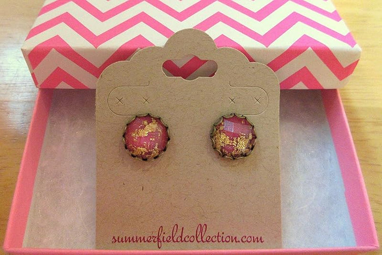 Summerfield Collection Antiqued Gold-tone Faceted Resin Leaf Foil Stud Earrings 12mm (Hot Pink)