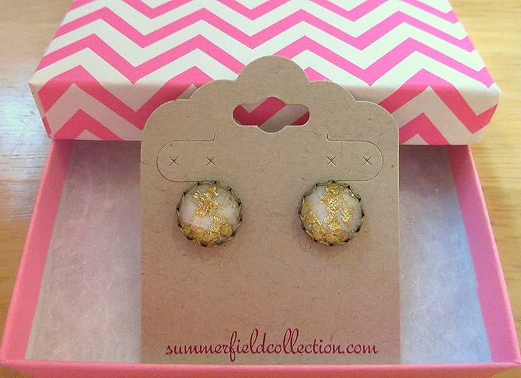 Summerfield Collection Antiqued Gold-tone Faceted Resin Leaf Foil Stud Earrings 12mm (White)