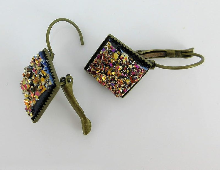 Summerfield Collection Antiqued Gold-tone Geometric Square Faux Druzy Stone Lever-back Drop Earrings (Gold/Pink Metallic)