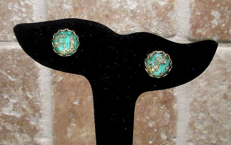 Summerfield Collection Antiqued Gold-tone Faceted Resin Leaf Foil Stud Earrings 12mm (Mint Green)